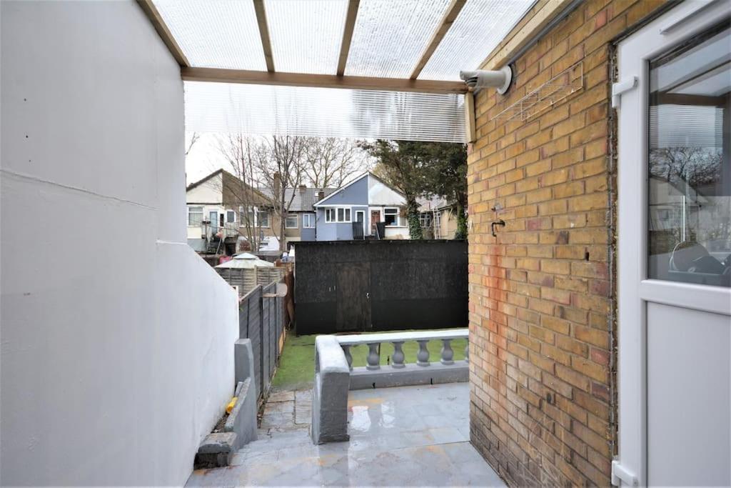 4 Bedroom House In East ロンドン エクステリア 写真