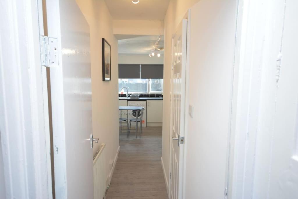 4 Bedroom House In East ロンドン エクステリア 写真